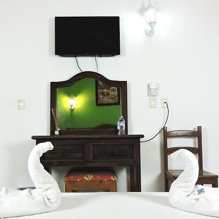 Hotel Valladolid 巴利亚多利德 外观 照片