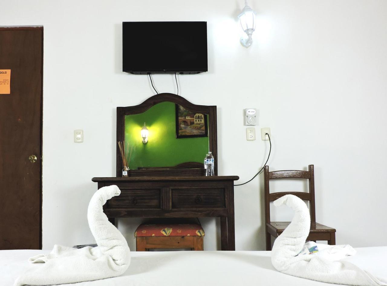 Hotel Valladolid 巴利亚多利德 外观 照片