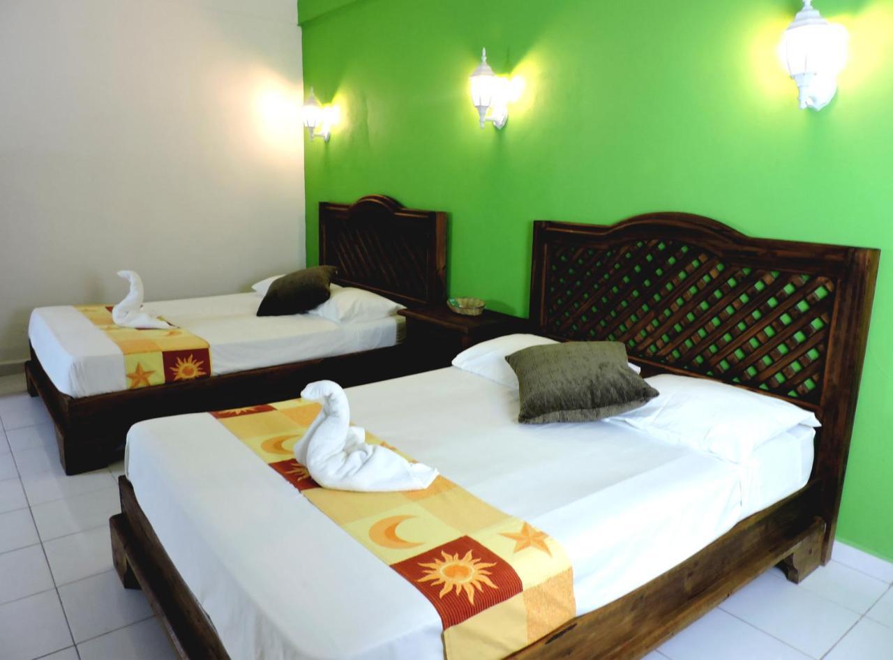 Hotel Valladolid 巴利亚多利德 外观 照片
