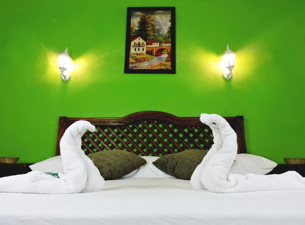 Hotel Valladolid 巴利亚多利德 外观 照片