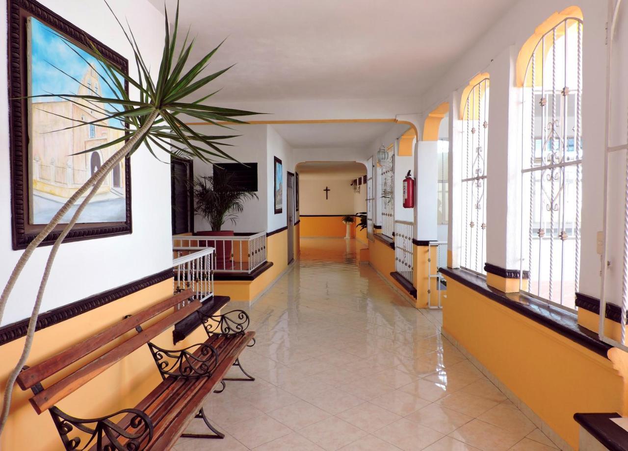 Hotel Valladolid 巴利亚多利德 外观 照片